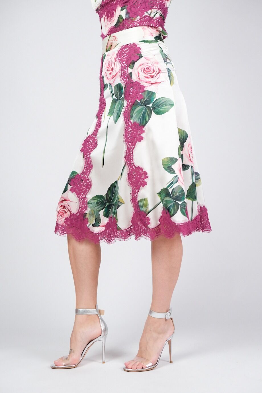 image 3 Шелковая юбка молочного цвета с цветочным принтои бордовым кружевом