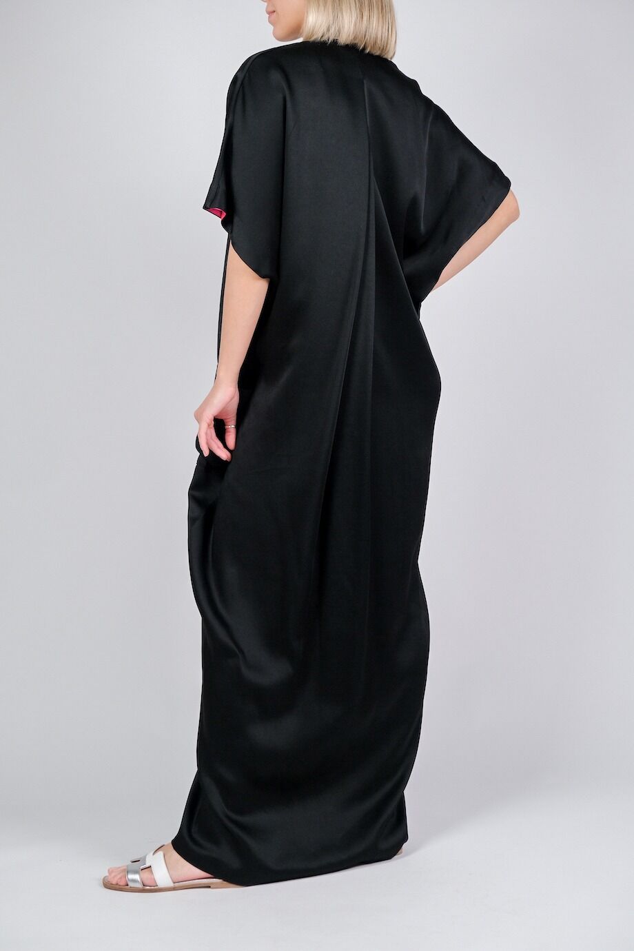 image 3 Атласное платье на запах чёрного цвета