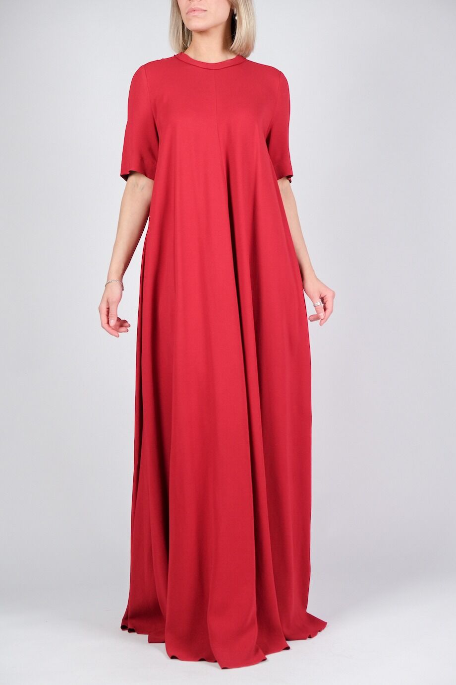 image 1 Платье в пол красного цвета с коротким рукавом