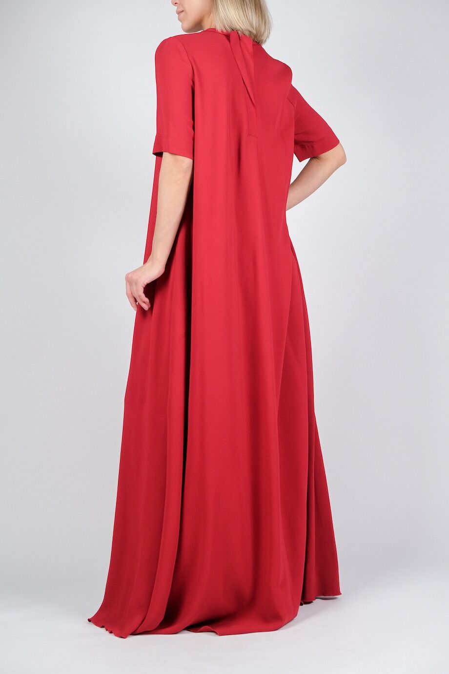 image 3 Платье в пол красного цвета с коротким рукавом