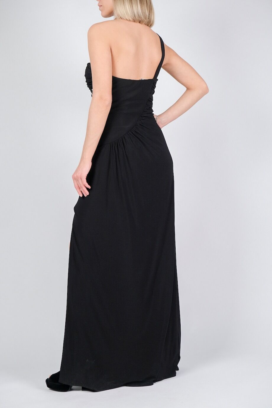 image 3 Платье в пол на одно плечо черного цвета с декором