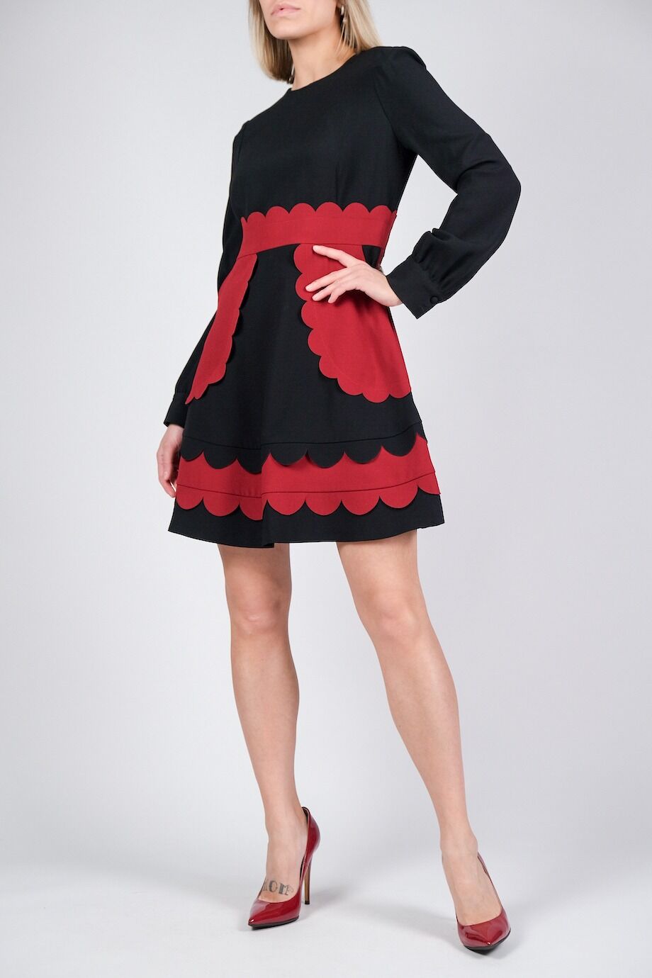 image 2 Платье с длинным рукавом с красными вставками