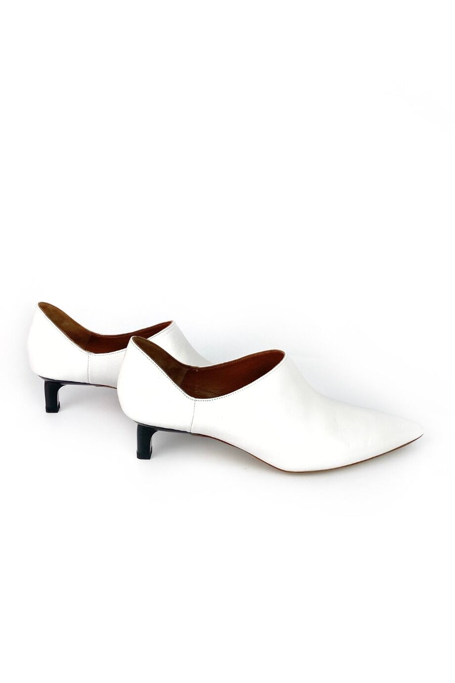 image 5 Туфли белого цвета на низком каблуке