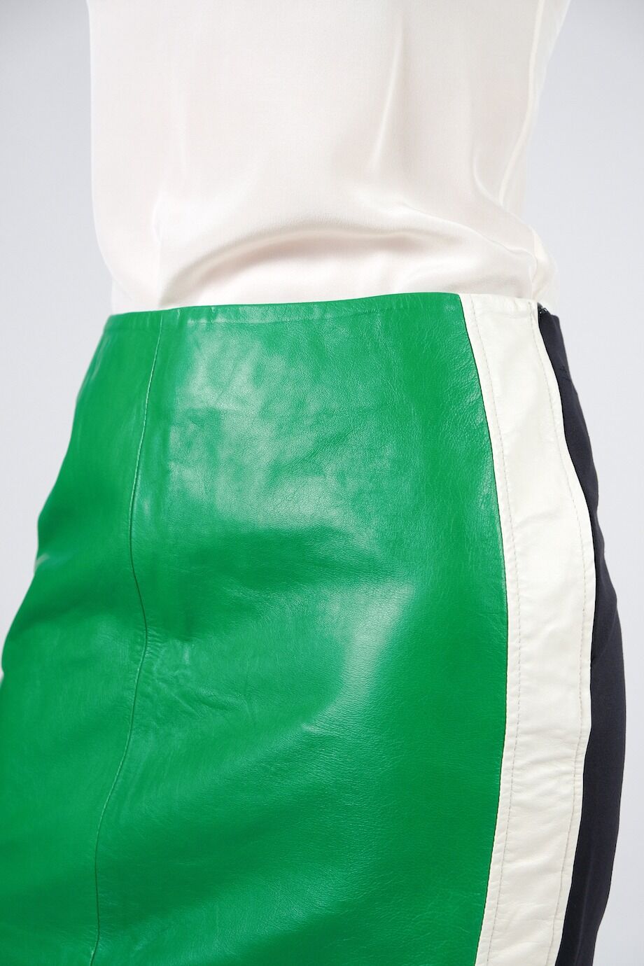 image 5 Комбинированная юбка из кожи зелёного цвета