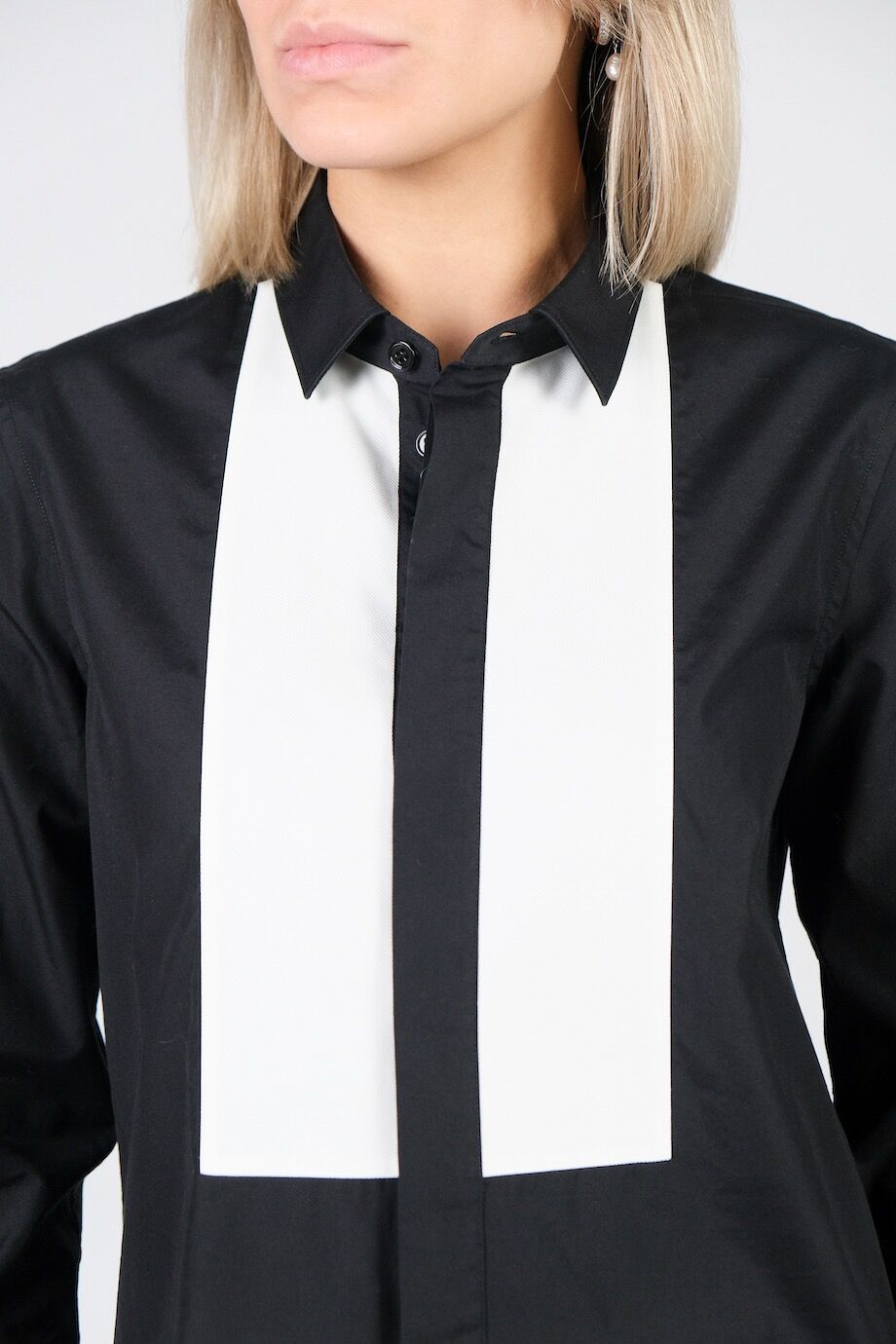 image 4 Рубашка чёрного цвета с белыми вставками