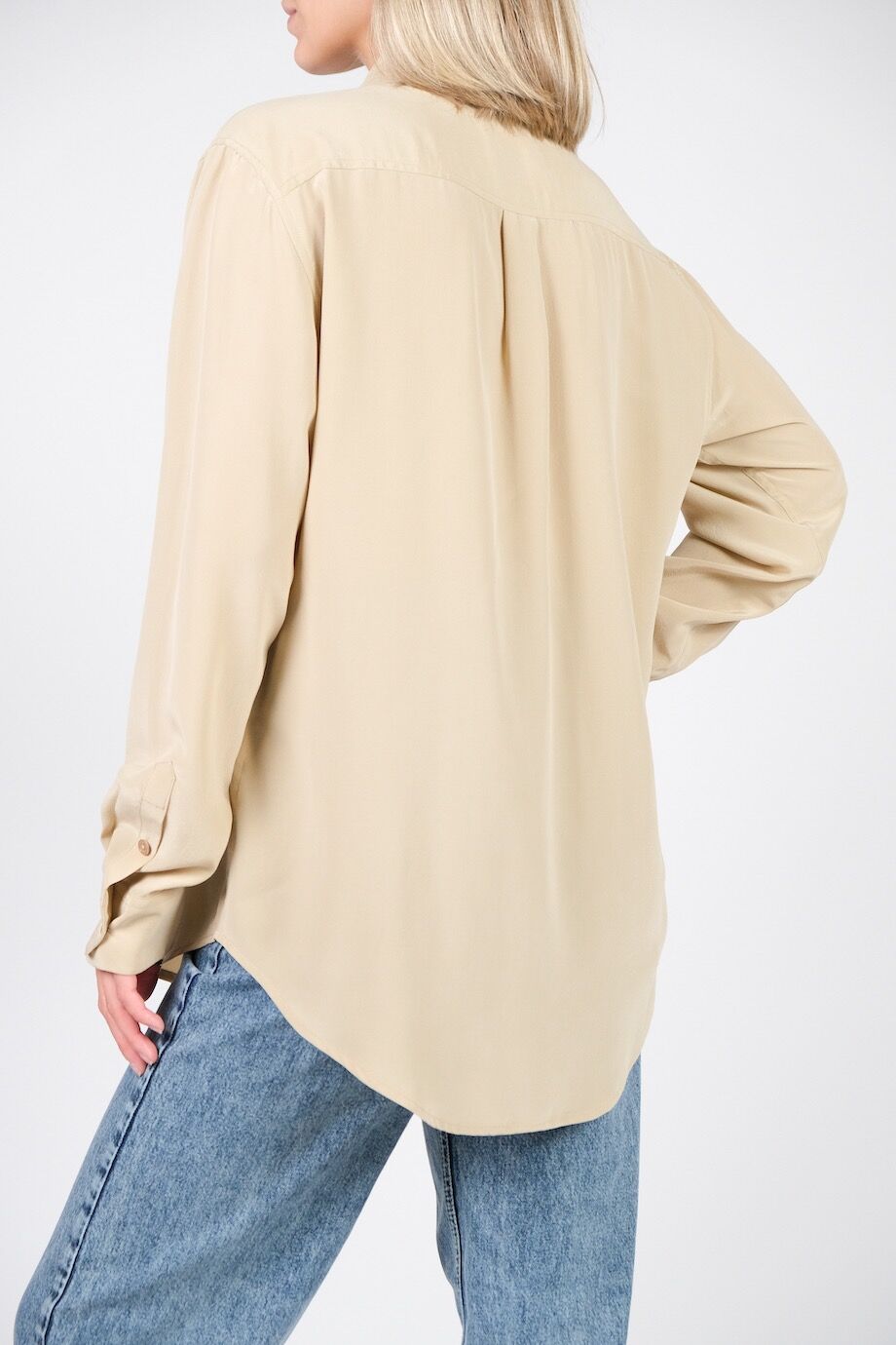 image 3 Шелковая блуза бежевого цвета