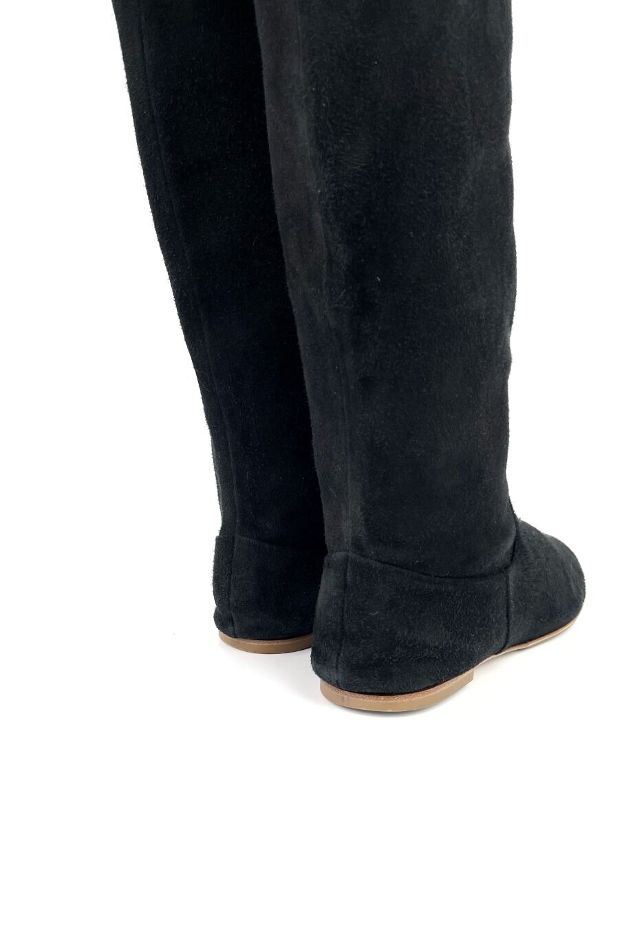image 4 Замшевые сапоги черного цвета без каблука