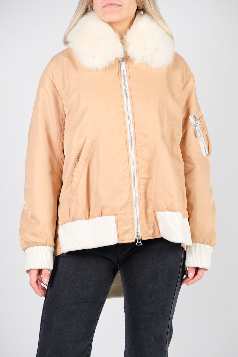 image 1 Куртка персикового цвета с мехом