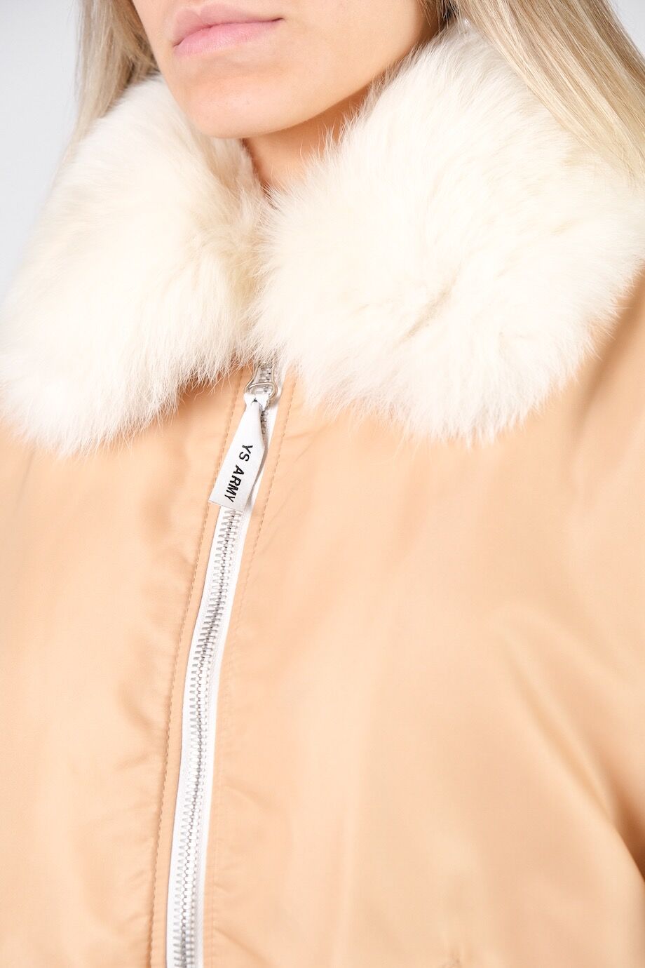 image 4 Куртка персикового цвета с мехом