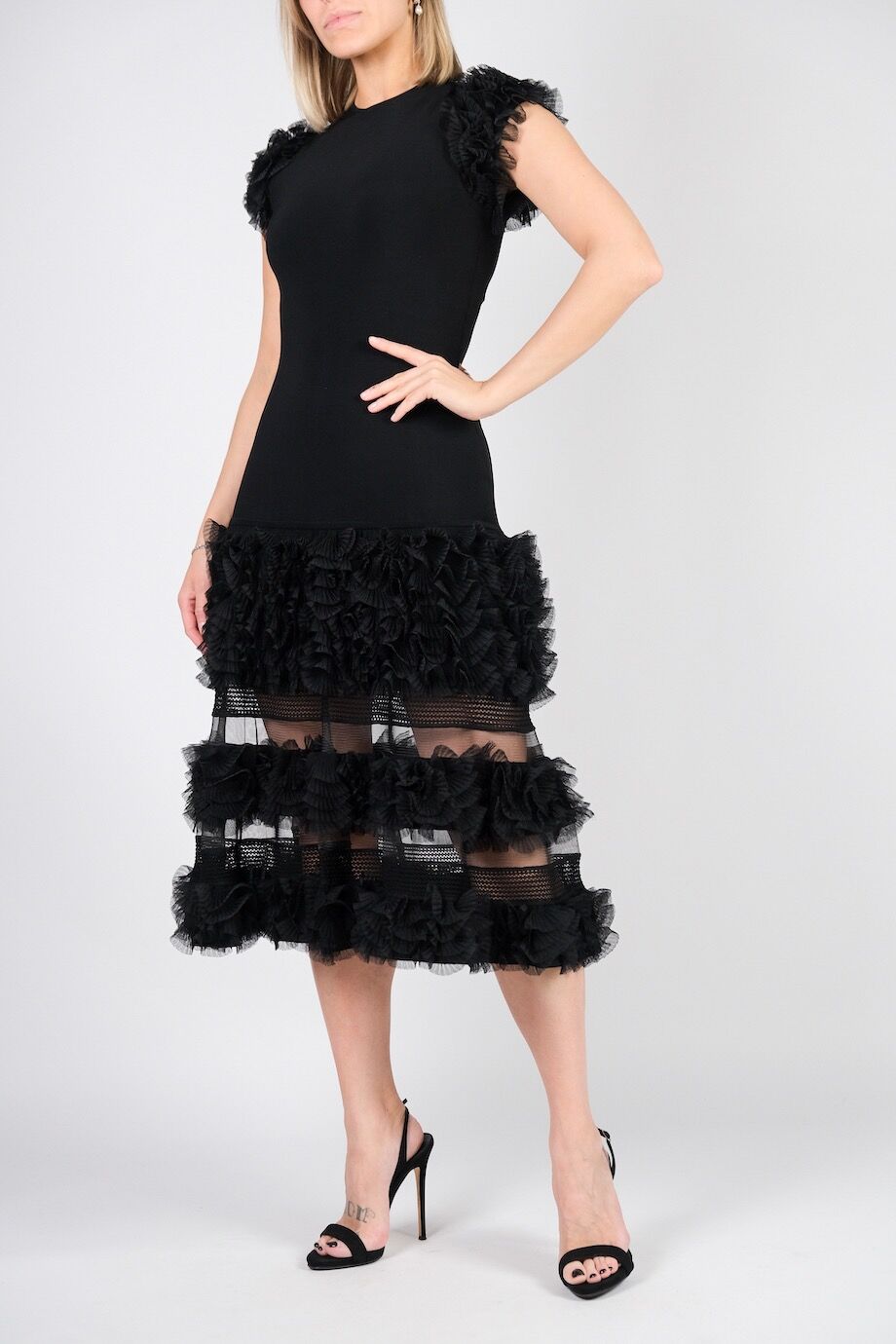 image 2 Платье черного цвета с воланами на рукавах и юбке