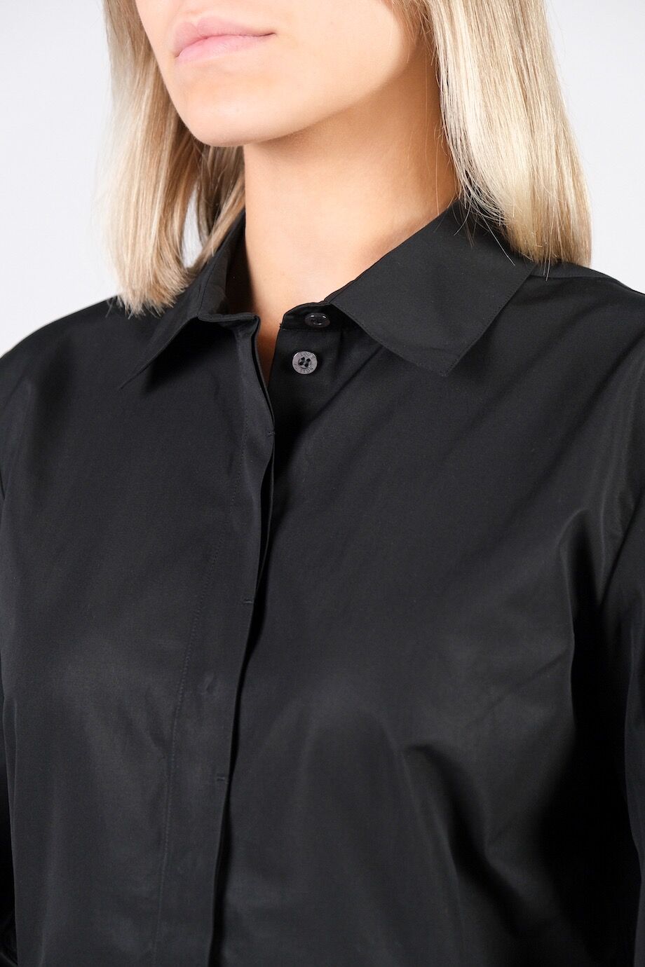 image 4 Рубашка черного цвета с вышитым лого