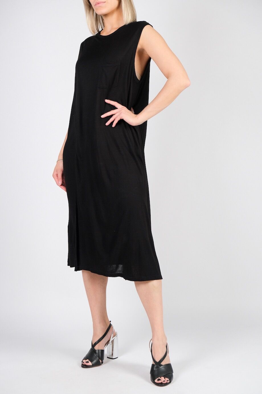 image 2 Платье чёрного цвета без рукавов  с карманом