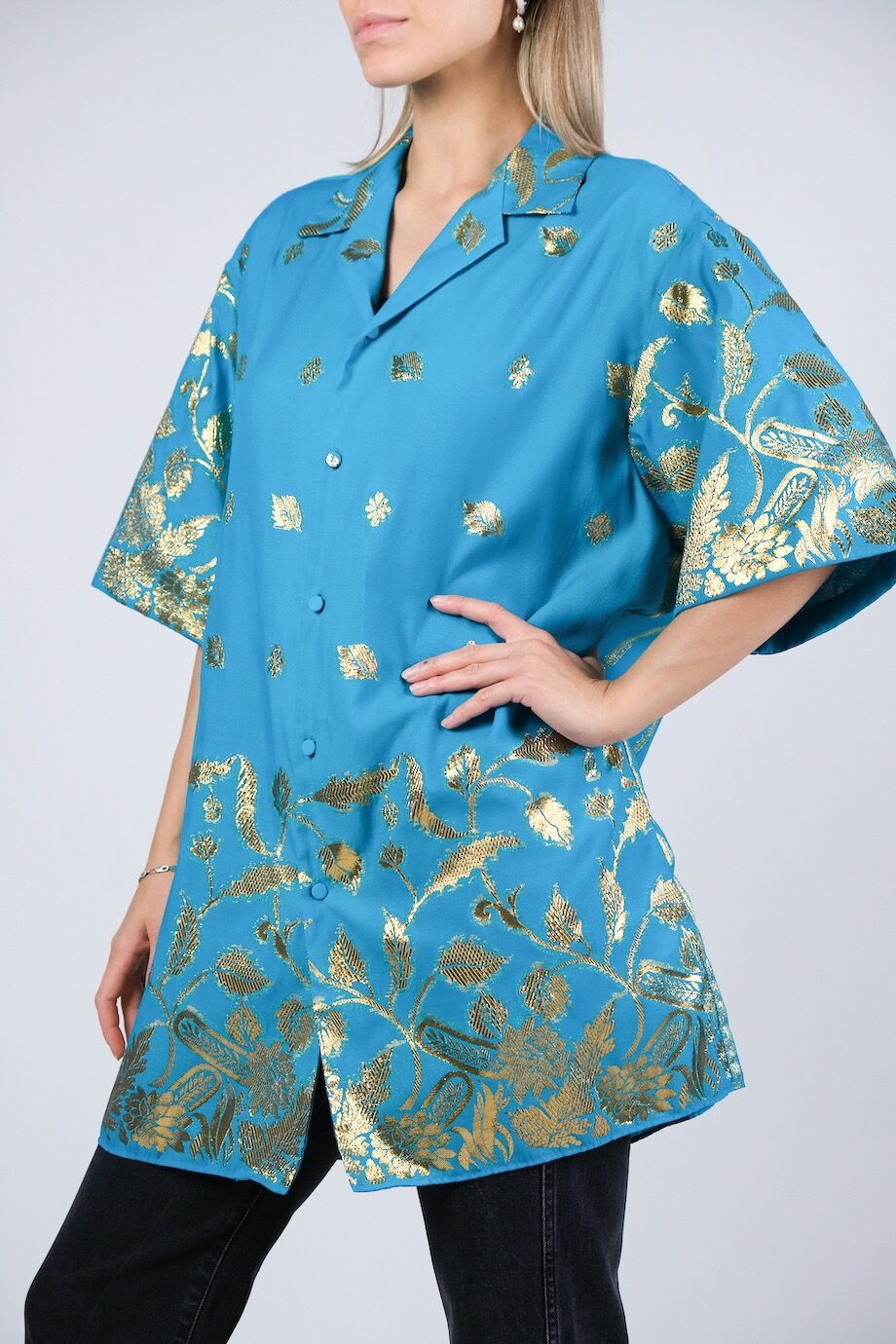 image 2 Рубашка бирюзового цвета с золотистой вышивкой