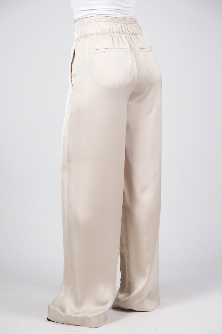 image 6 Атласные брюки жемчужного цвета на резинке