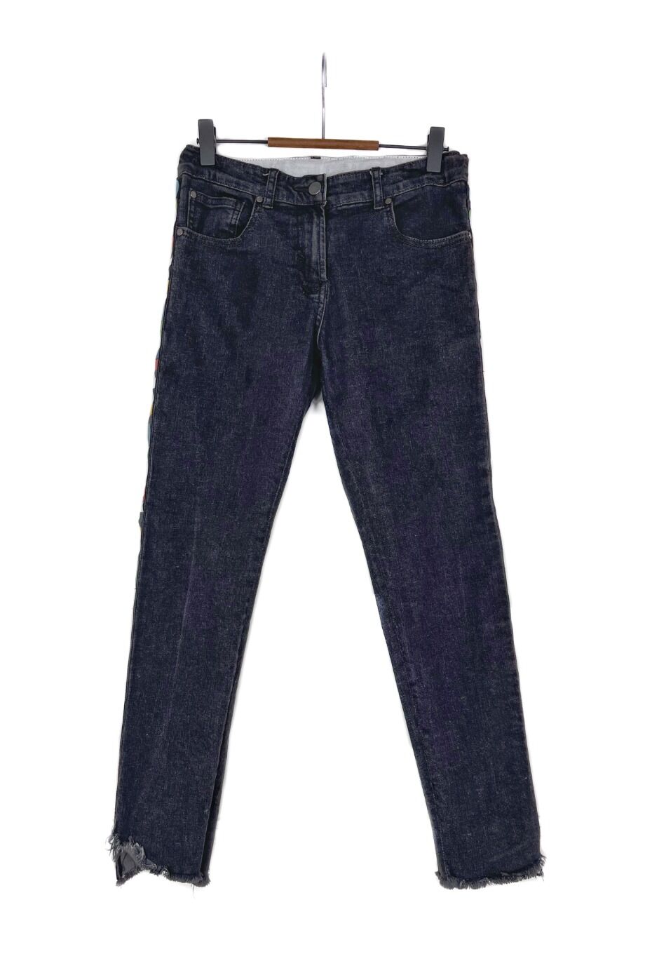image 1 Детские джинсы темно-серого цвета с надписями на лампасах