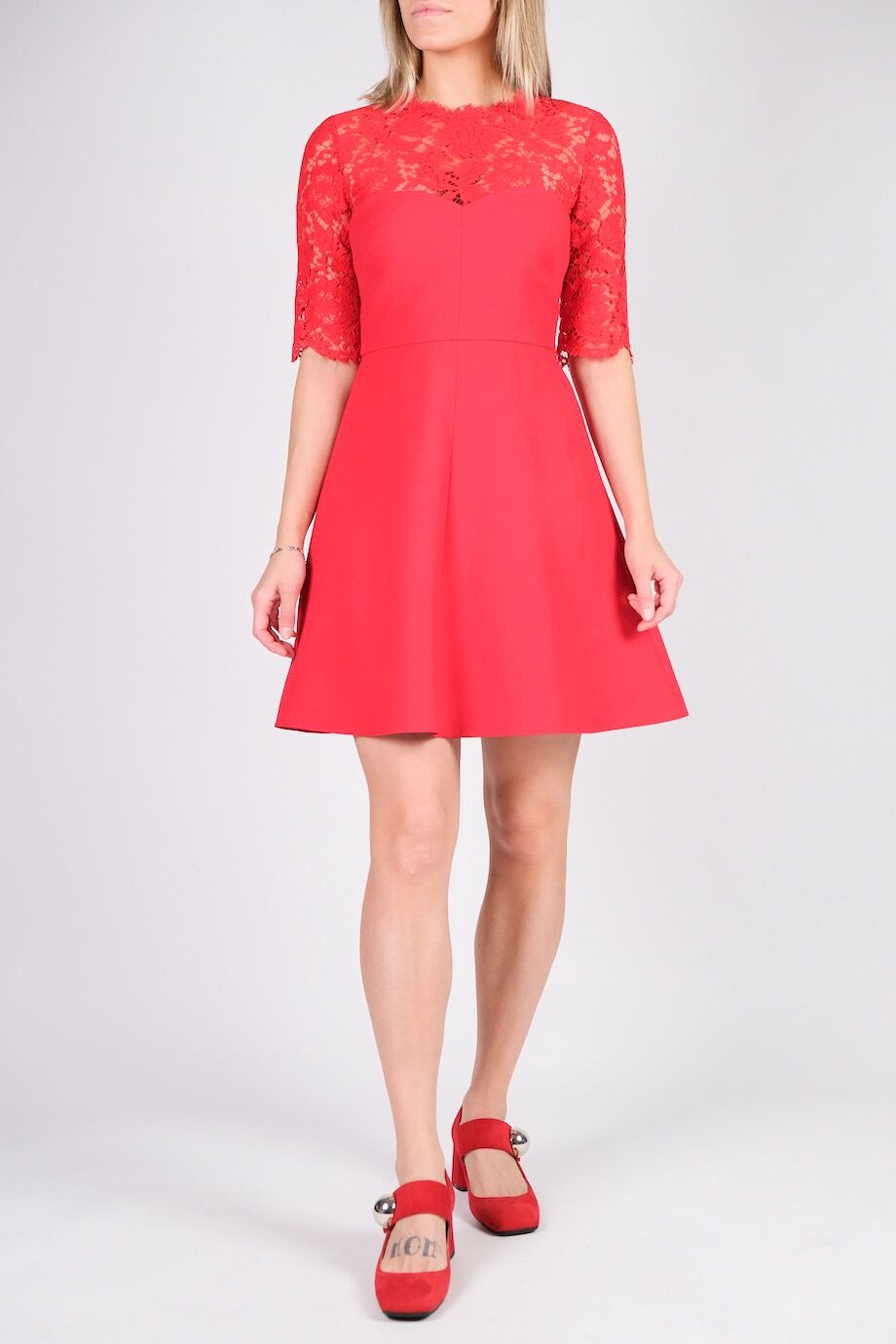 image 1 Платье красного цвета с кружевом