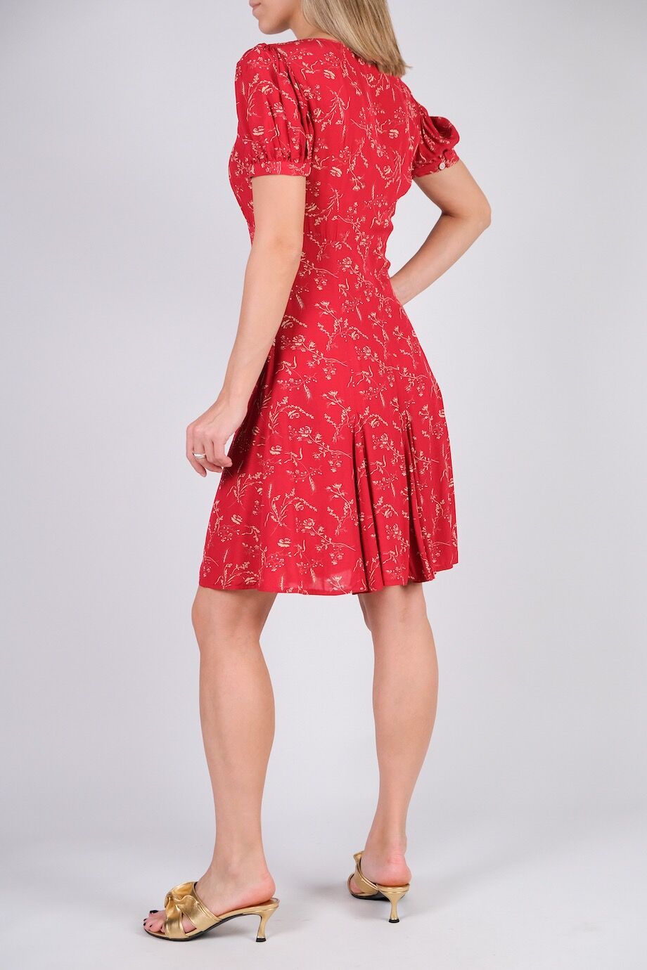 image 3 Платье красного цвета на пуговицах с цветочным принтом