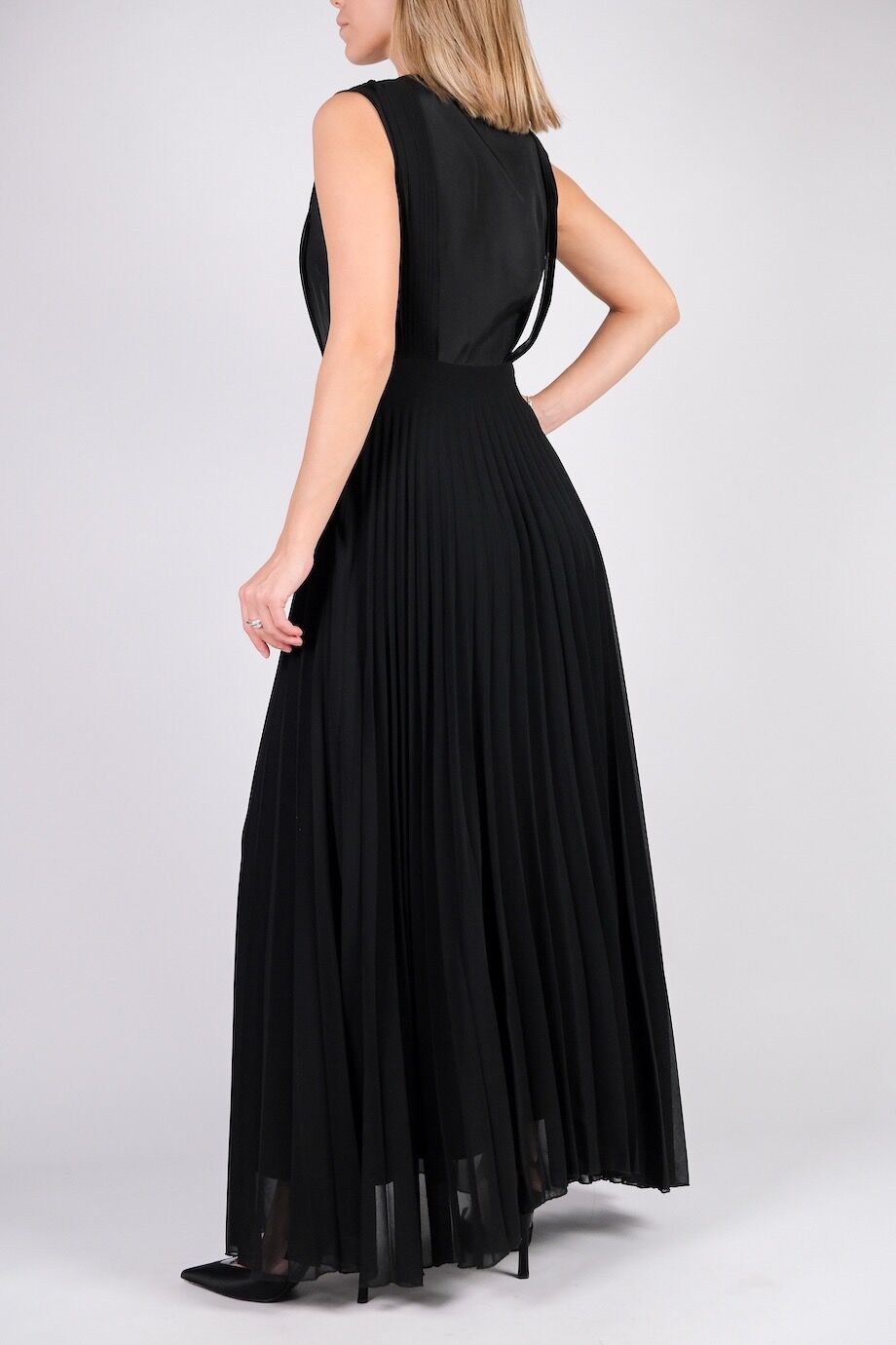 image 3 Платье в пол черного цвета с юбкой плиссе