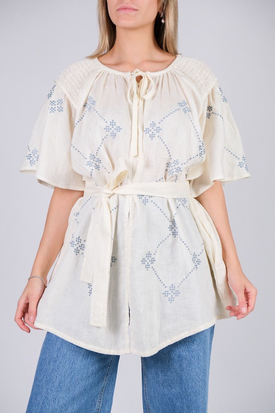 image 1 Льняная блуза молочного цвета с поясом