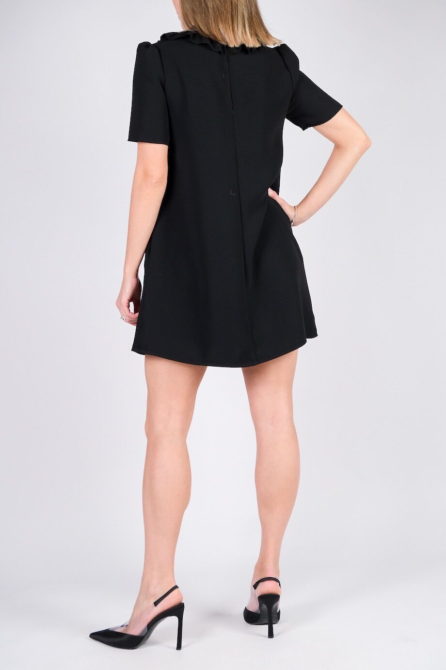 image 3 Платье чёрного цвета с коротким рукавом