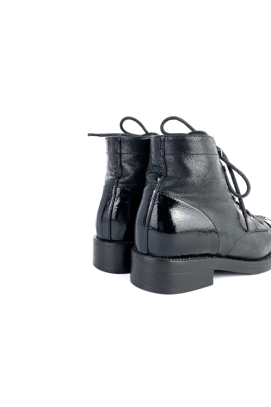 image 4 Ботинки на шнуровке черного цвета