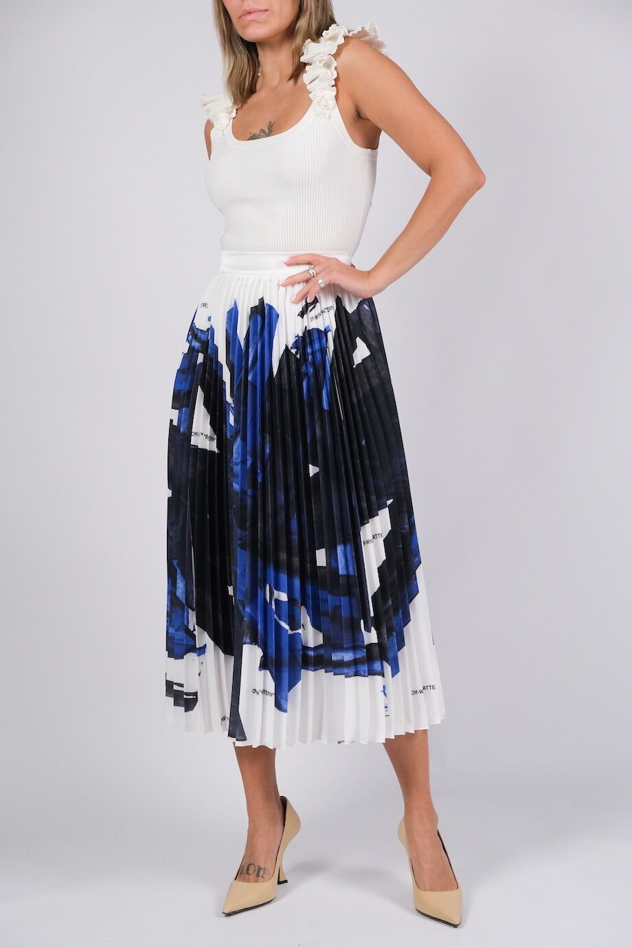image 1 Шелковая юбка плиссе сине-белой расцветки с надписями