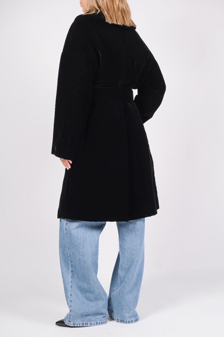 image 3 Велюровое пальто чёрного цвета