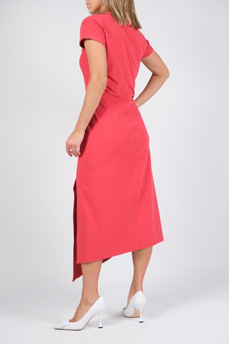 image 3 Платье красного цвета с разрезом спереди