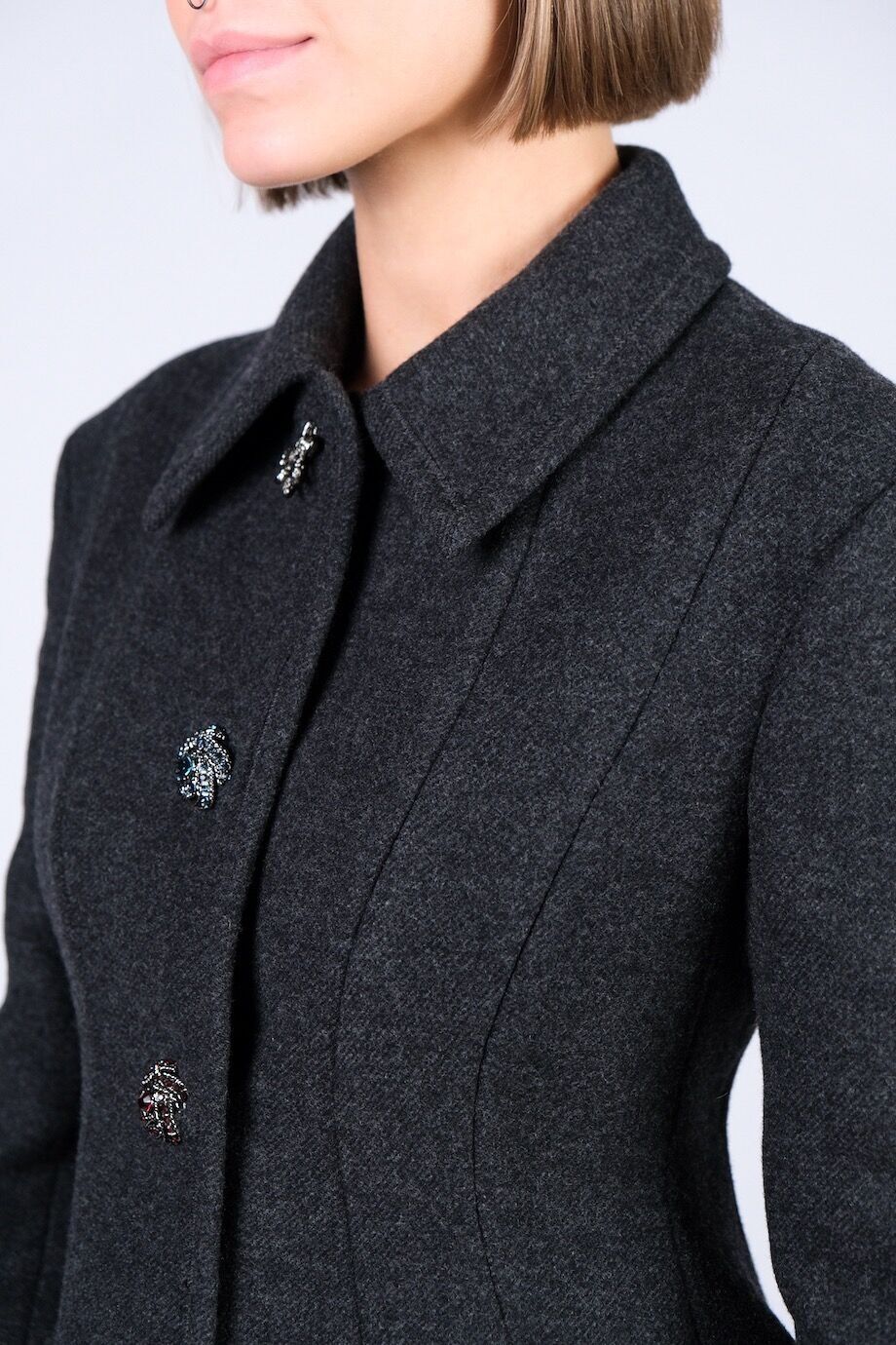 image 4 Пальто темно-серого цвета с декором на пуговицах