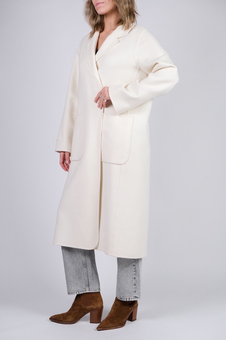 image 2 Пальто молочного цвета с накладными карманами