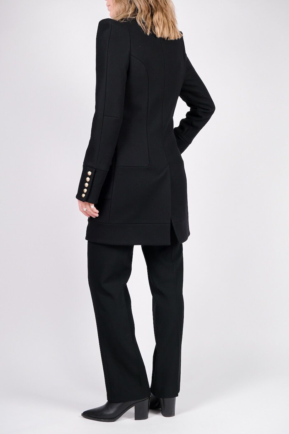 image 3 Пальто черного цвета с воротником-стойкой и золотыми пуговицами