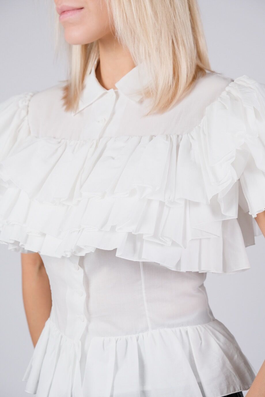 image 4 Блуза с рюшами белого цвета
