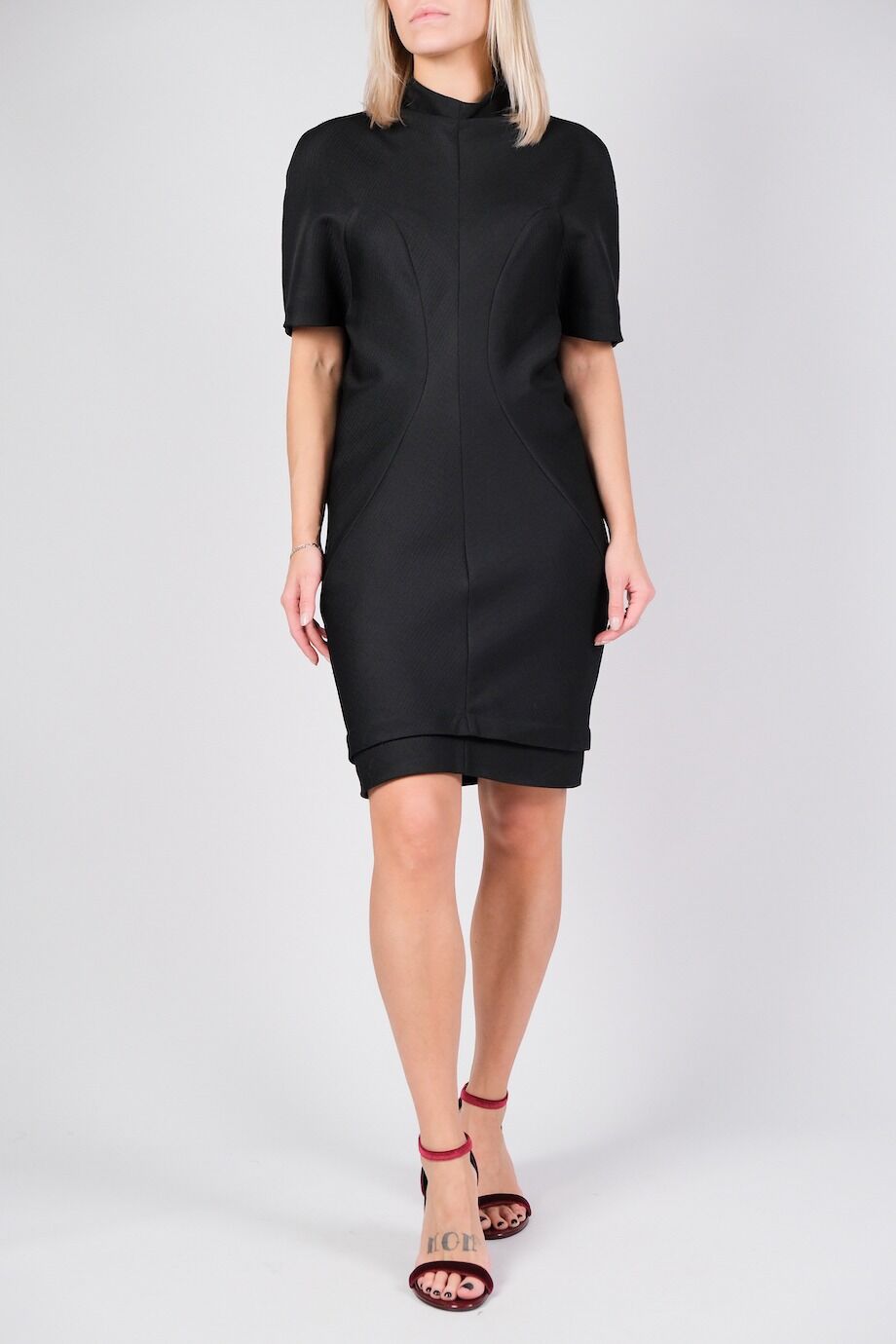 image 1 Платье черного цвета с воротником стойкой