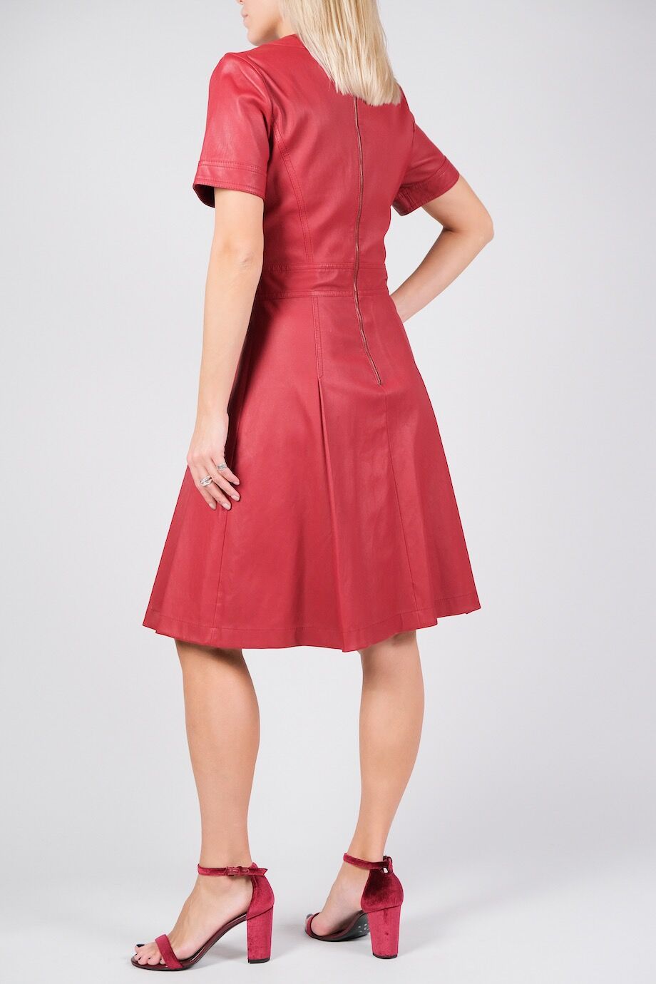 image 3 Кожаное платье красного цвета с коротким рукавом