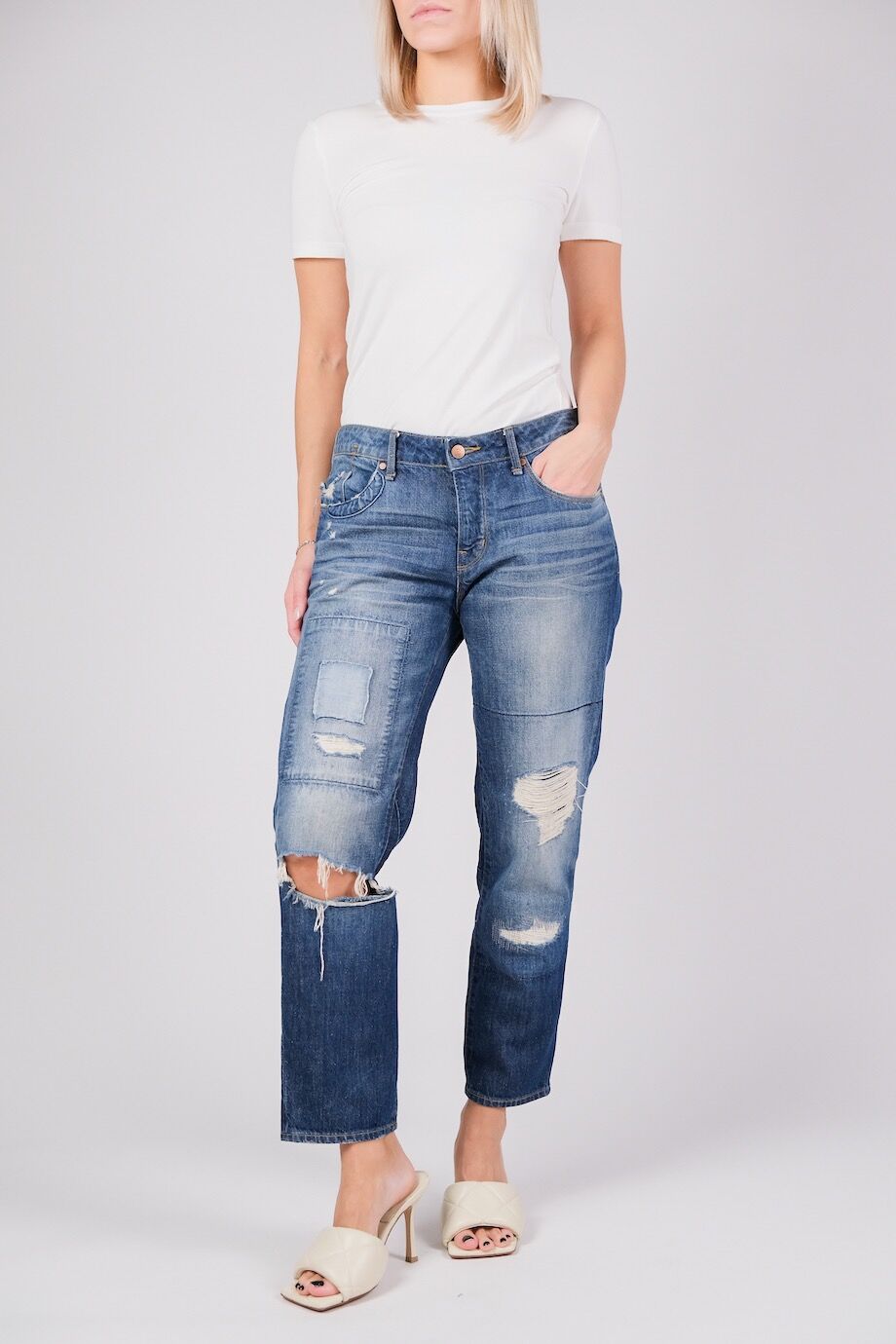 image 1 Укороченные джинсы с прорезями синего цвета