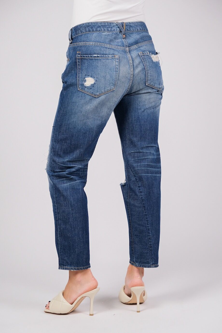 image 4 Укороченные джинсы с прорезями синего цвета