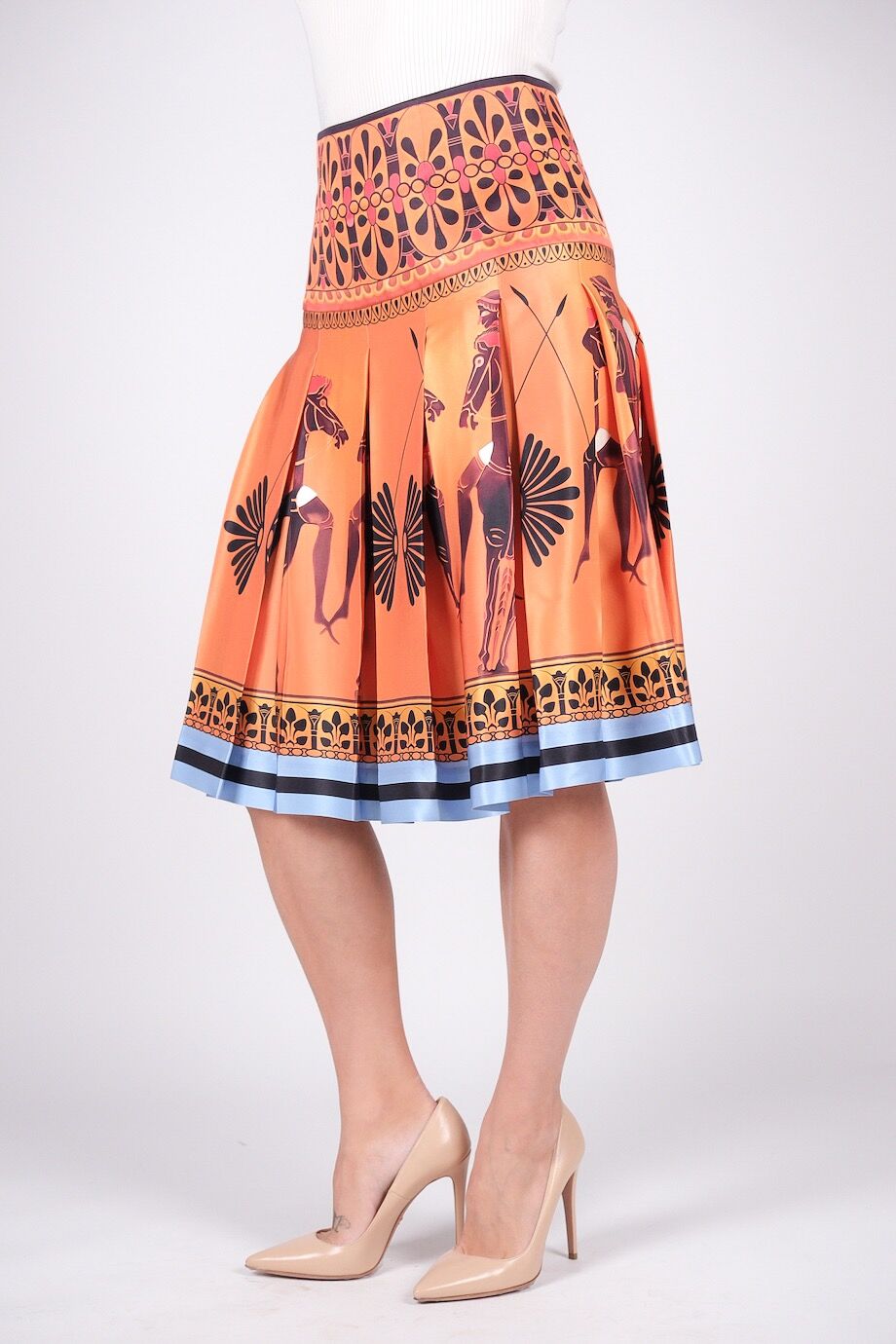 image 3 Шелковая юбка в складку оранжевого цвета с принтом