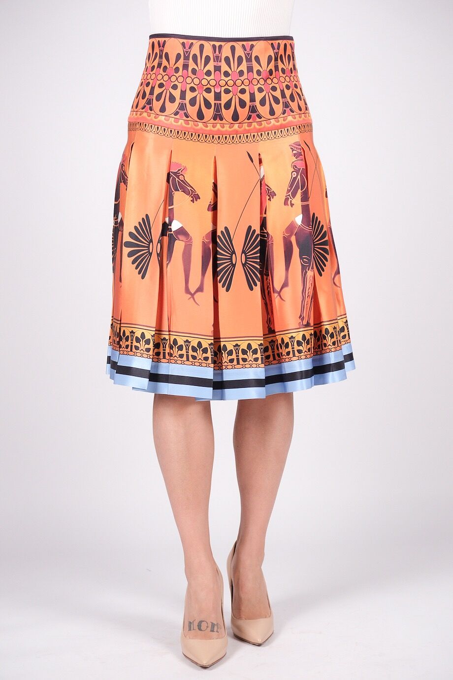 image 2 Шелковая юбка в складку оранжевого цвета с принтом