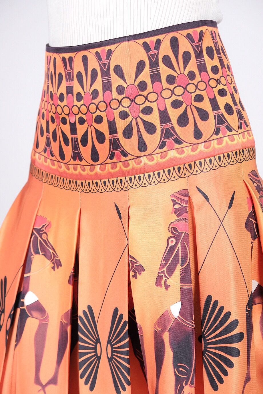 image 5 Шелковая юбка в складку оранжевого цвета с принтом