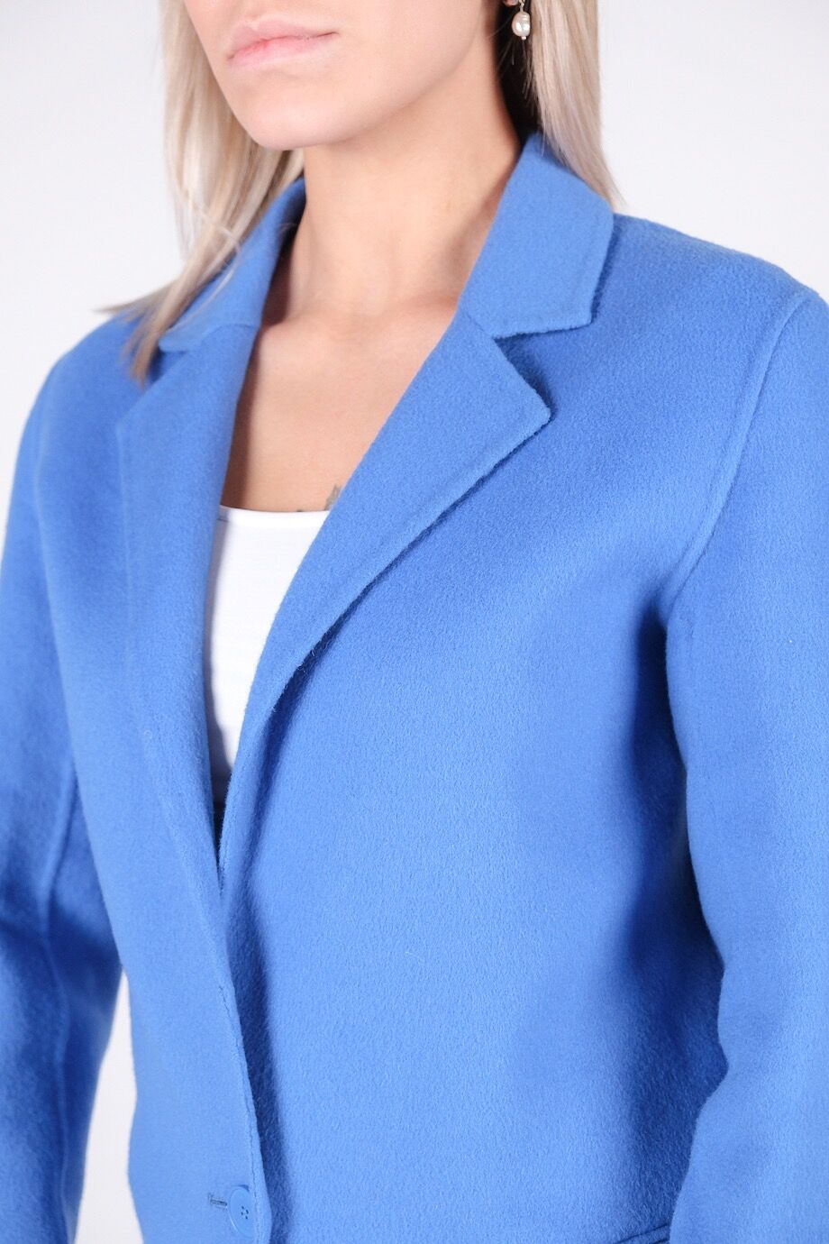 image 4 Пальто голубого цвета