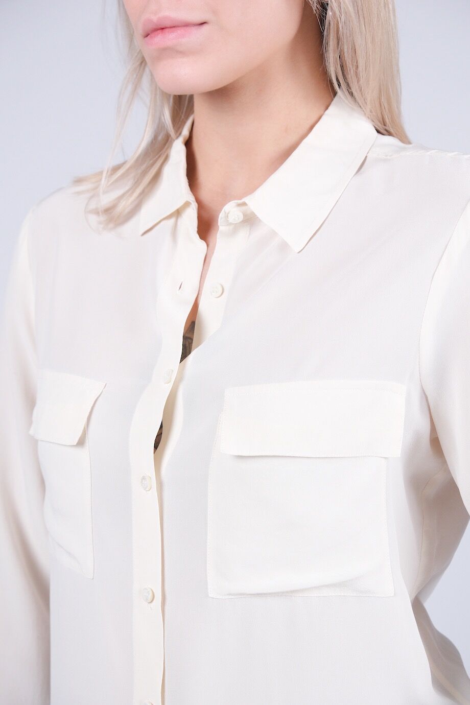 image 4 Шелковая блуза молочного цвета с карманами