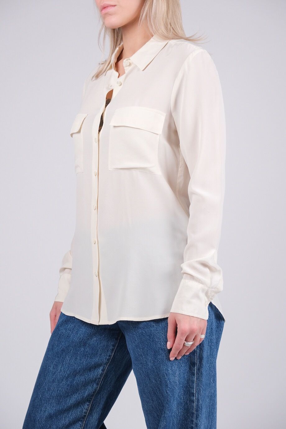 image 2 Шелковая блуза молочного цвета с карманами