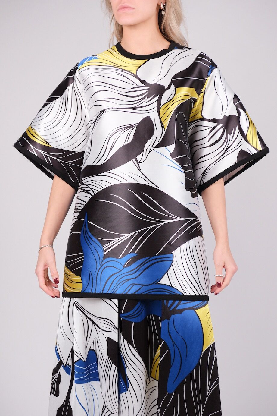 image 1 Комбинированная блуза с цветочным орнаментом