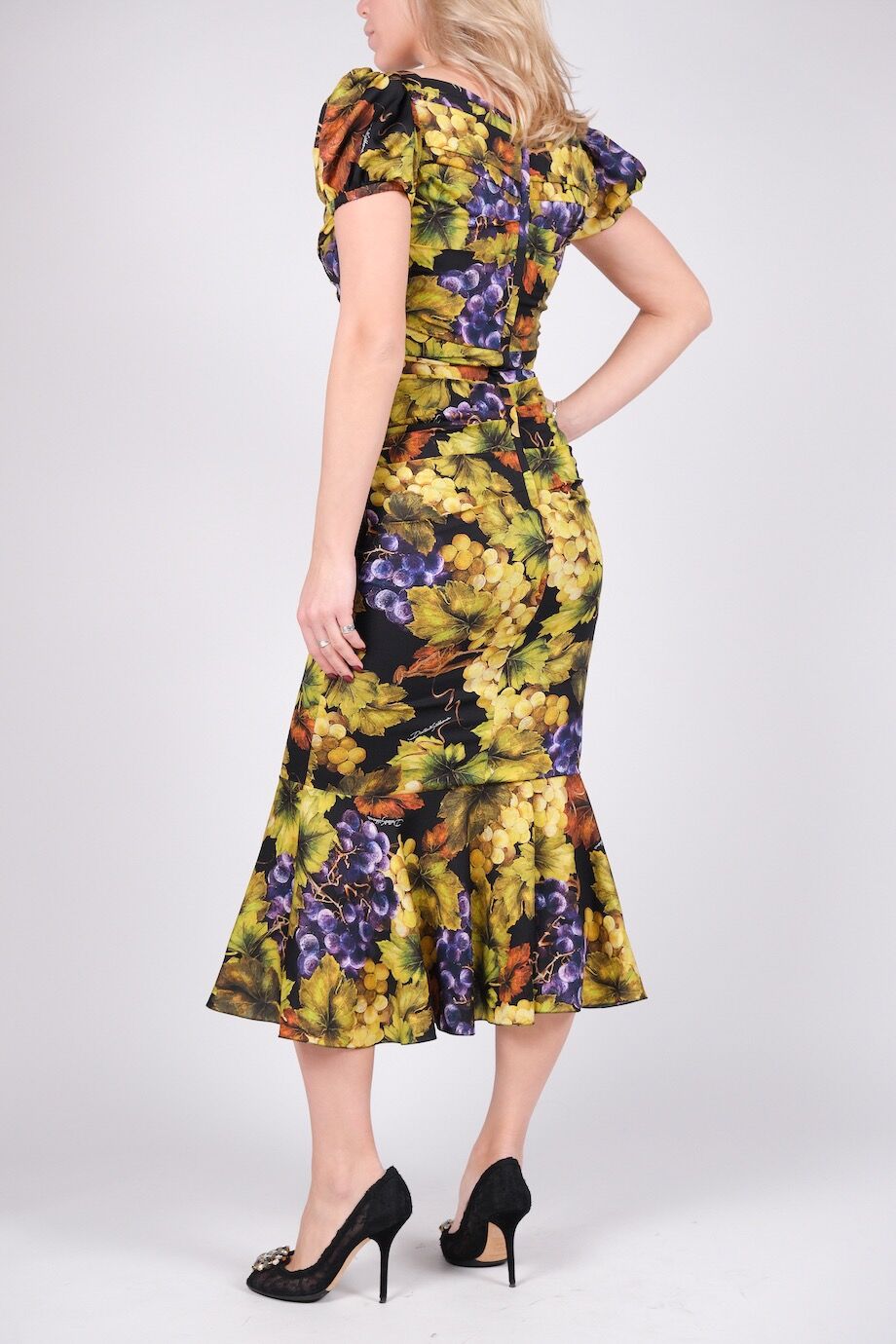 image 3 Платье миди с коротким рукавом с принтом виноград