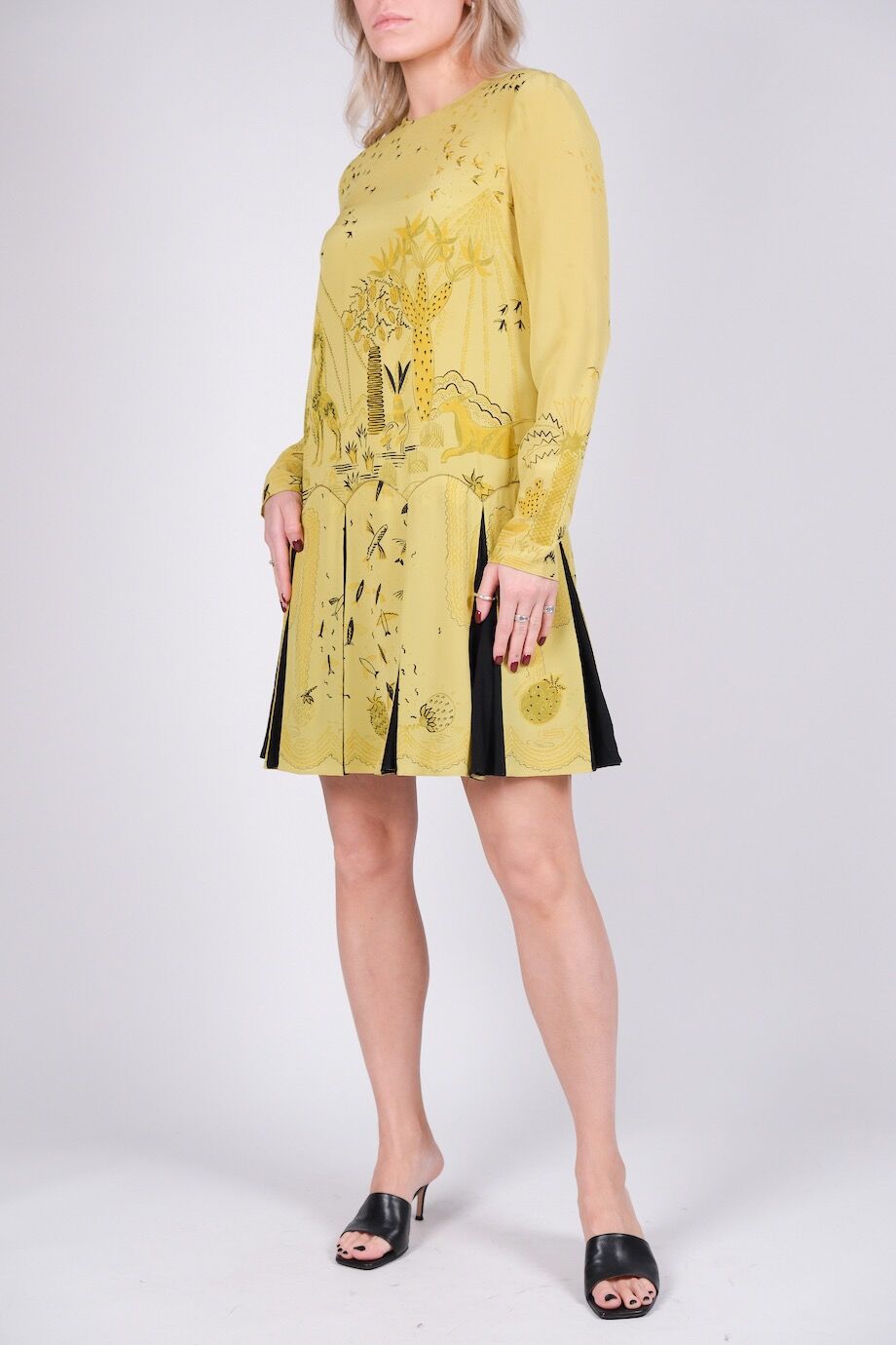 image 2 Шелковое платье желтого цвета с принтом