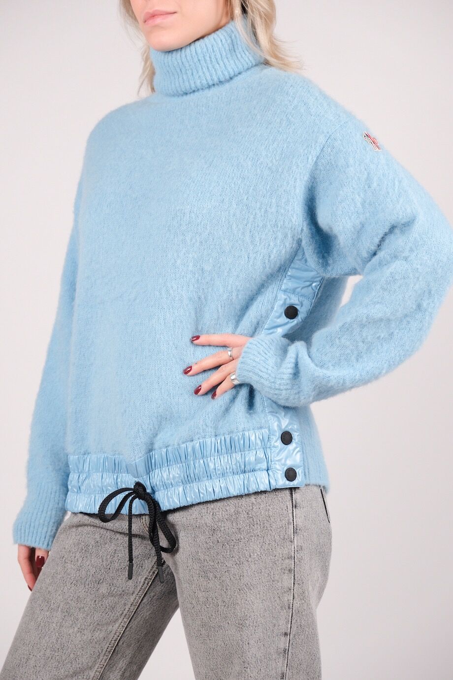 image 2 Комбинированный свитер голубого цвета