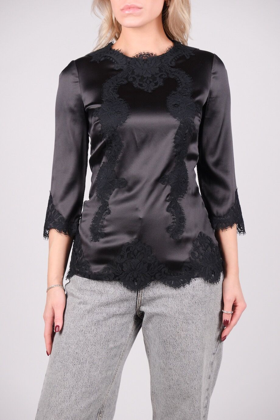 image 1 Блуза черного цвета кружевной отделкой