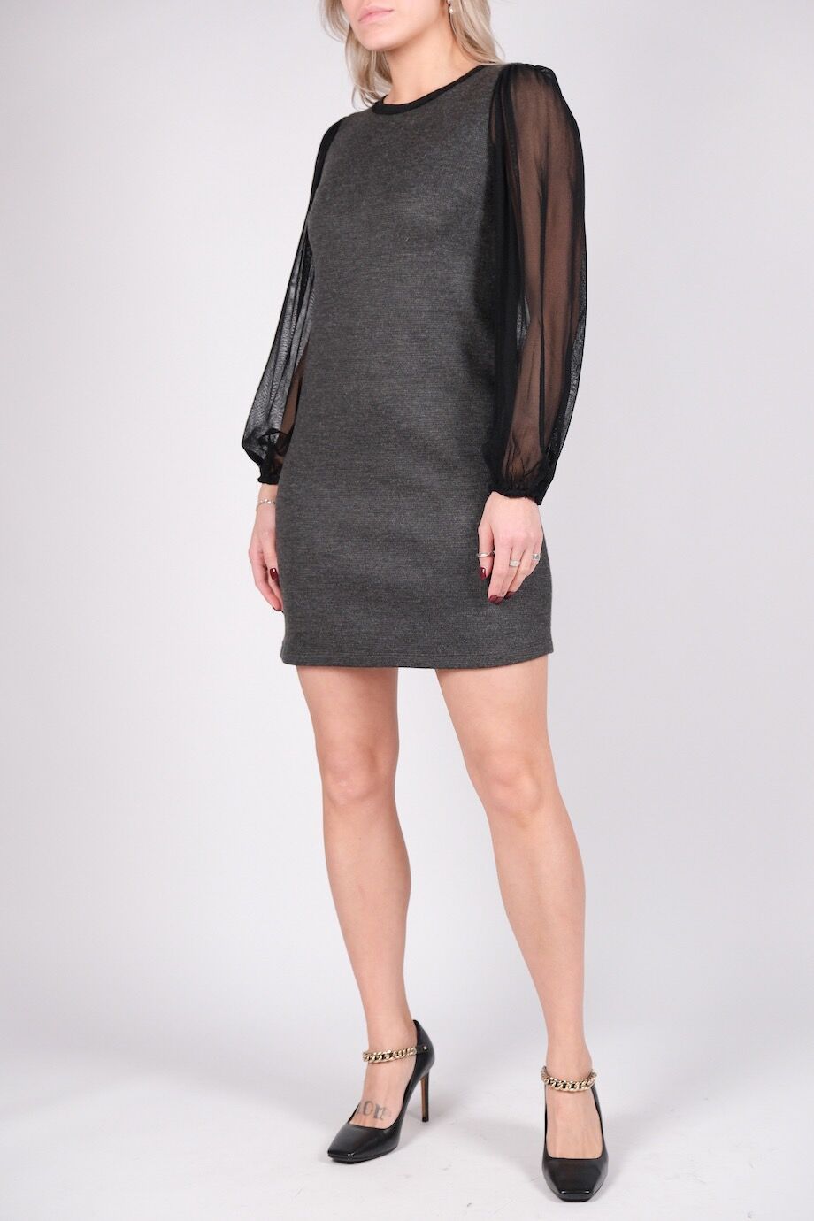 image 2 Трикотажное платье серого цвета с рукавами из сетки