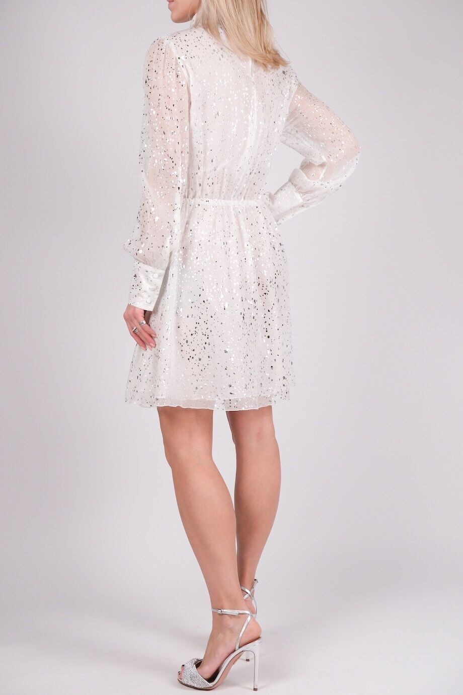 image 4 Платье белого цвета с серебристым принтом