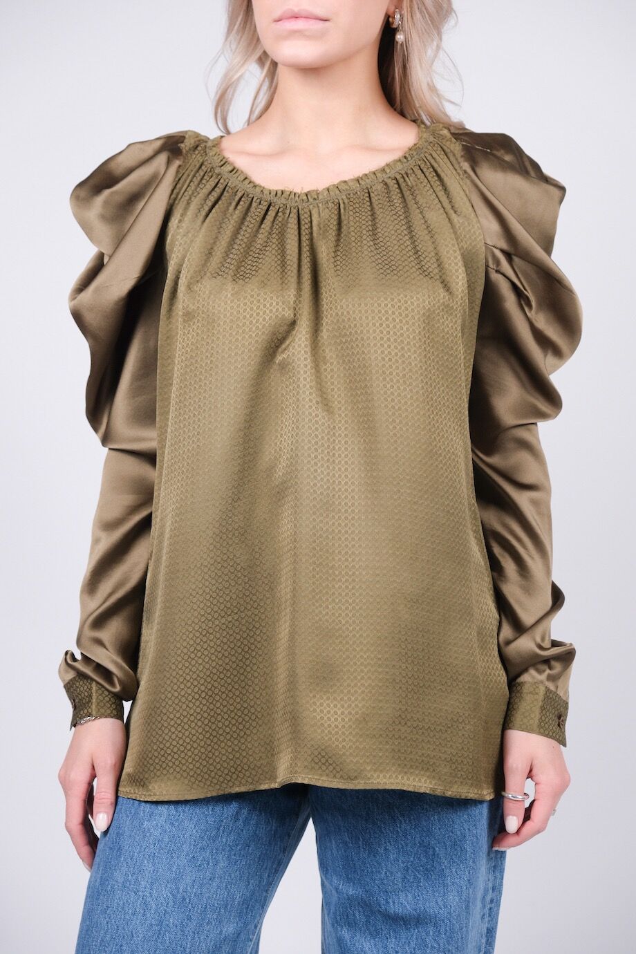 image 1 Шелковая блуза с пышными рукавами цвета хаки